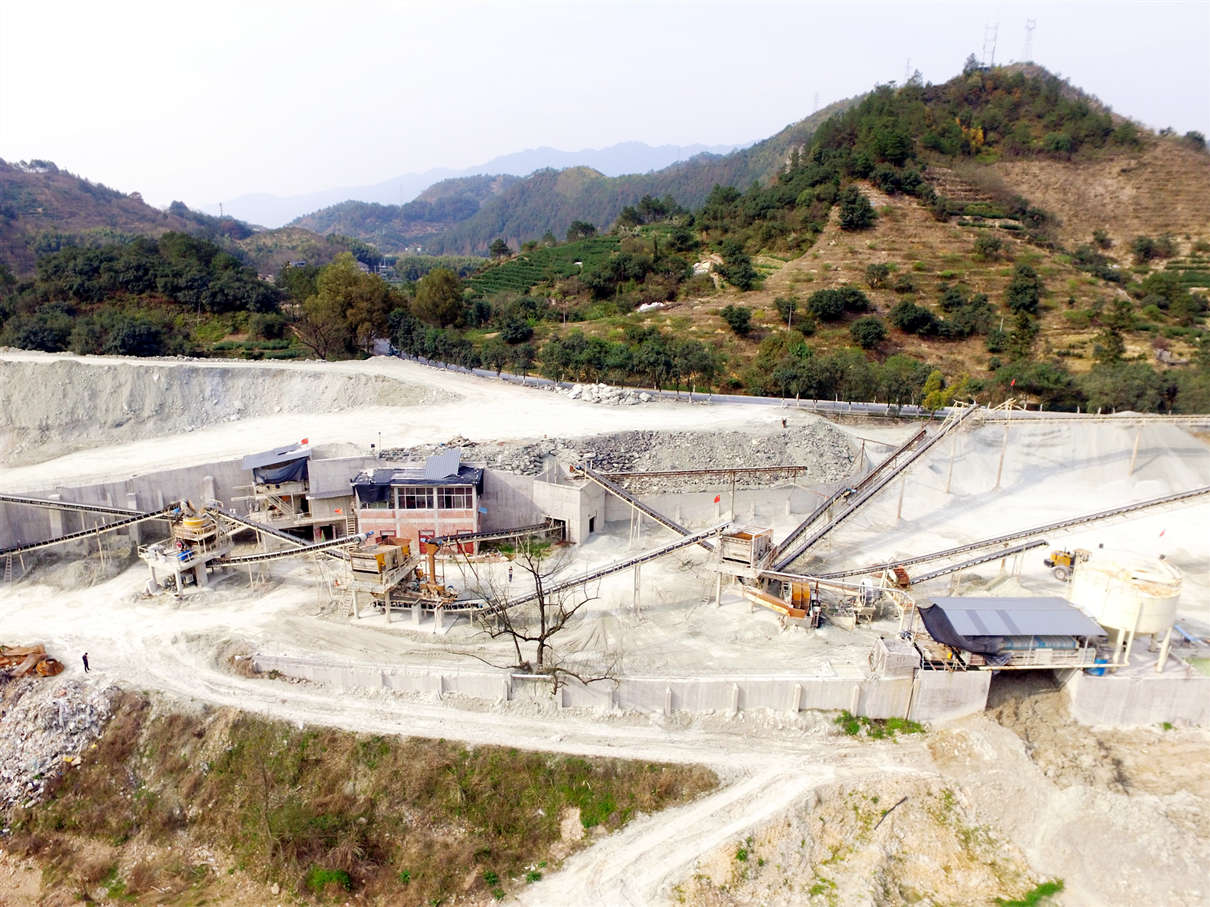 <b>全國人大常委會成員建言可再生能源發(fā)展思路</b>