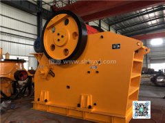 <b>大型的鐵礦石應(yīng)該用哪種破碎設(shè)備適合</b>
